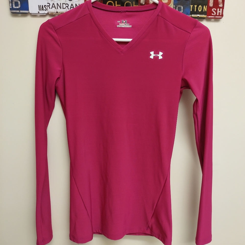 Under Armour Heat Gear Long Sleeve Top Size Medium - EUC